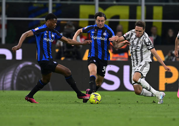 场外的许多 场外的许多